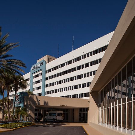 Doubletree By Hilton Hotel Jacksonville Airport Exterior photo