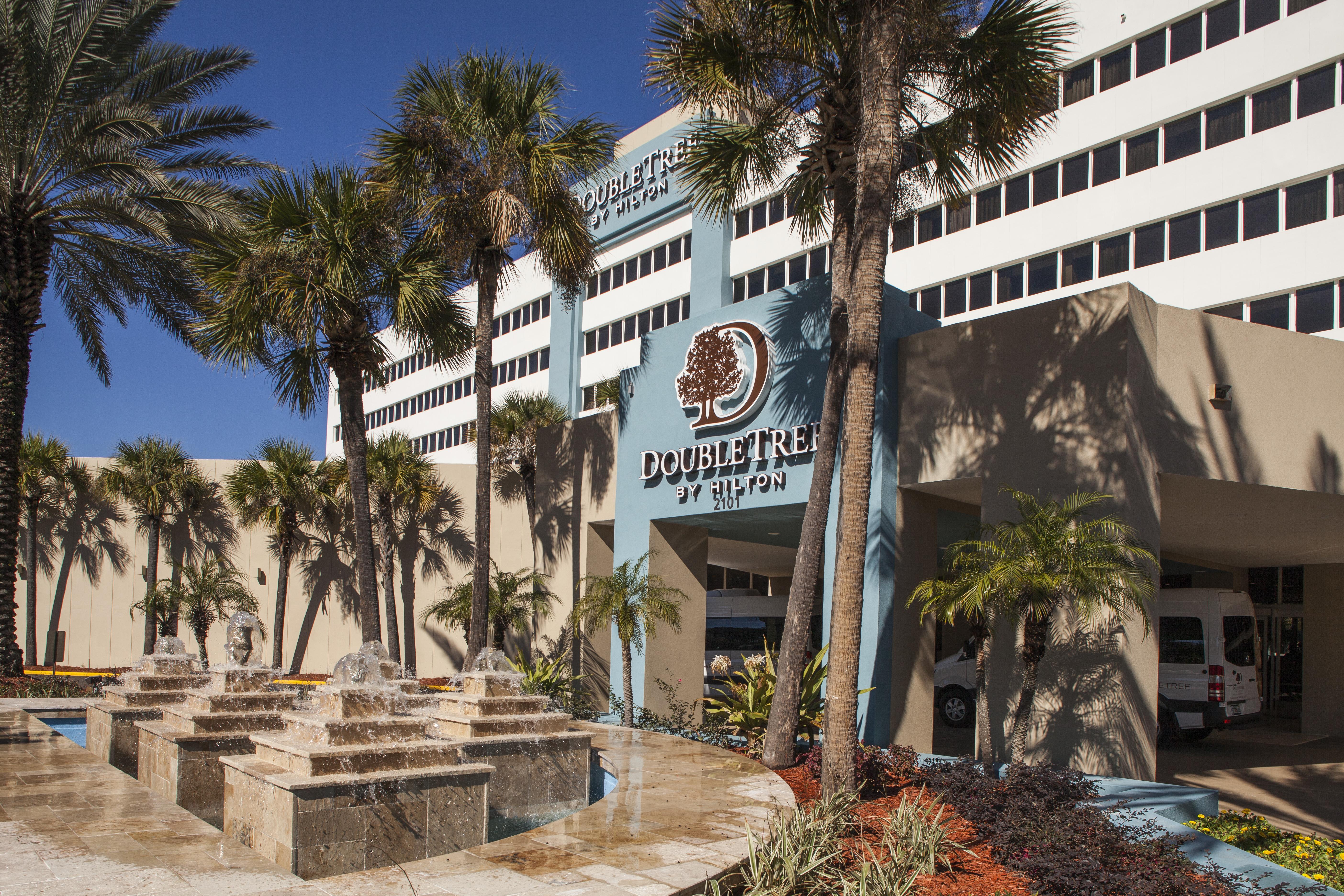 Doubletree By Hilton Hotel Jacksonville Airport Exterior photo