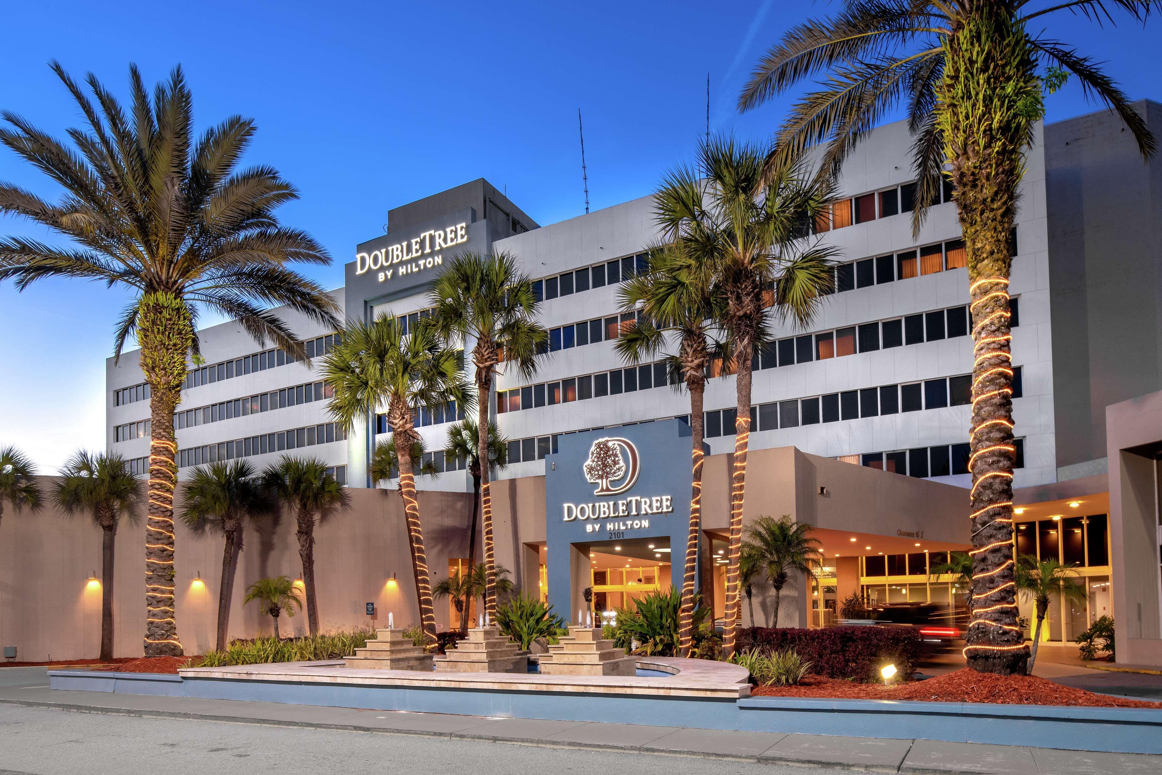 Doubletree By Hilton Hotel Jacksonville Airport Exterior photo