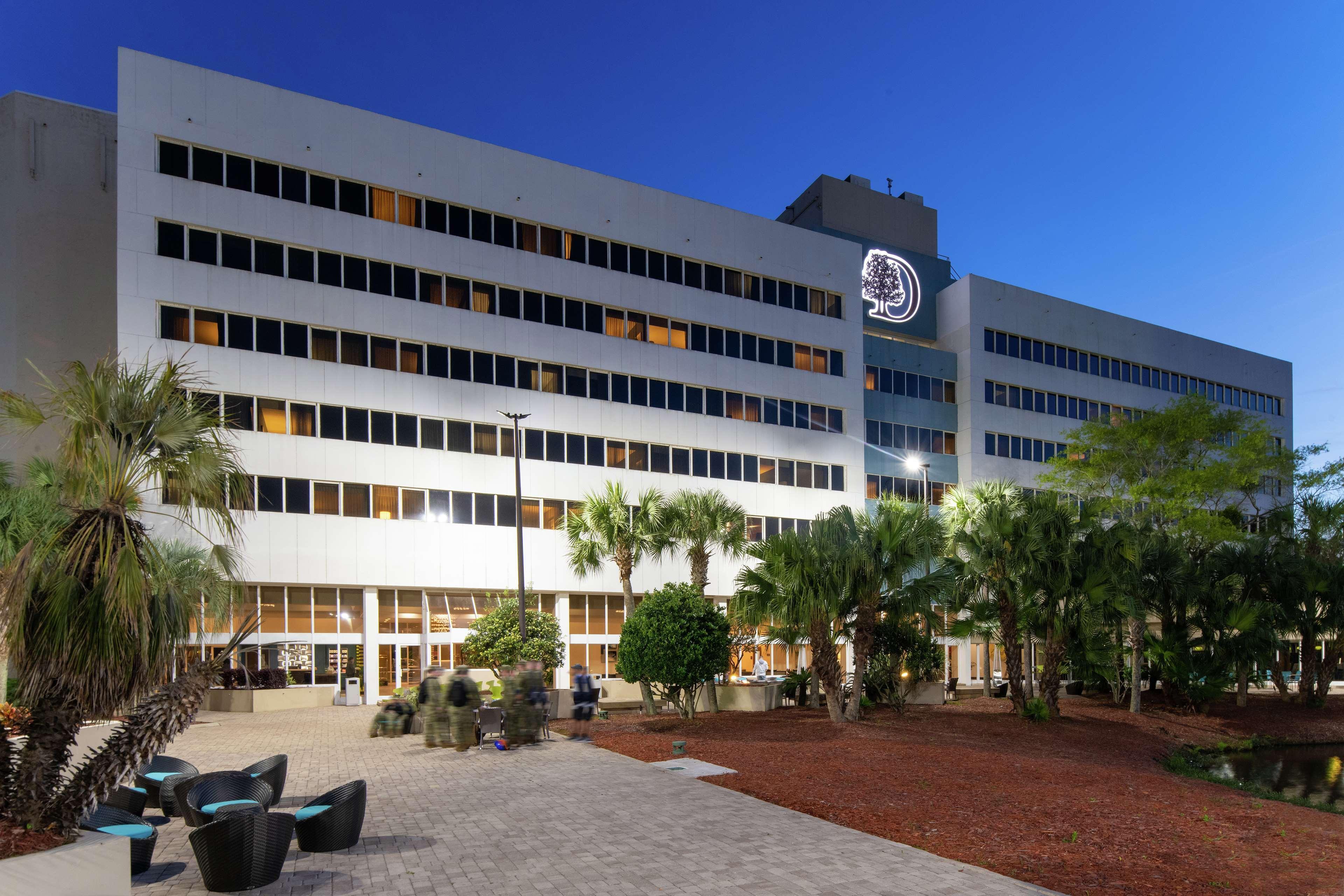 Doubletree By Hilton Hotel Jacksonville Airport Exterior photo