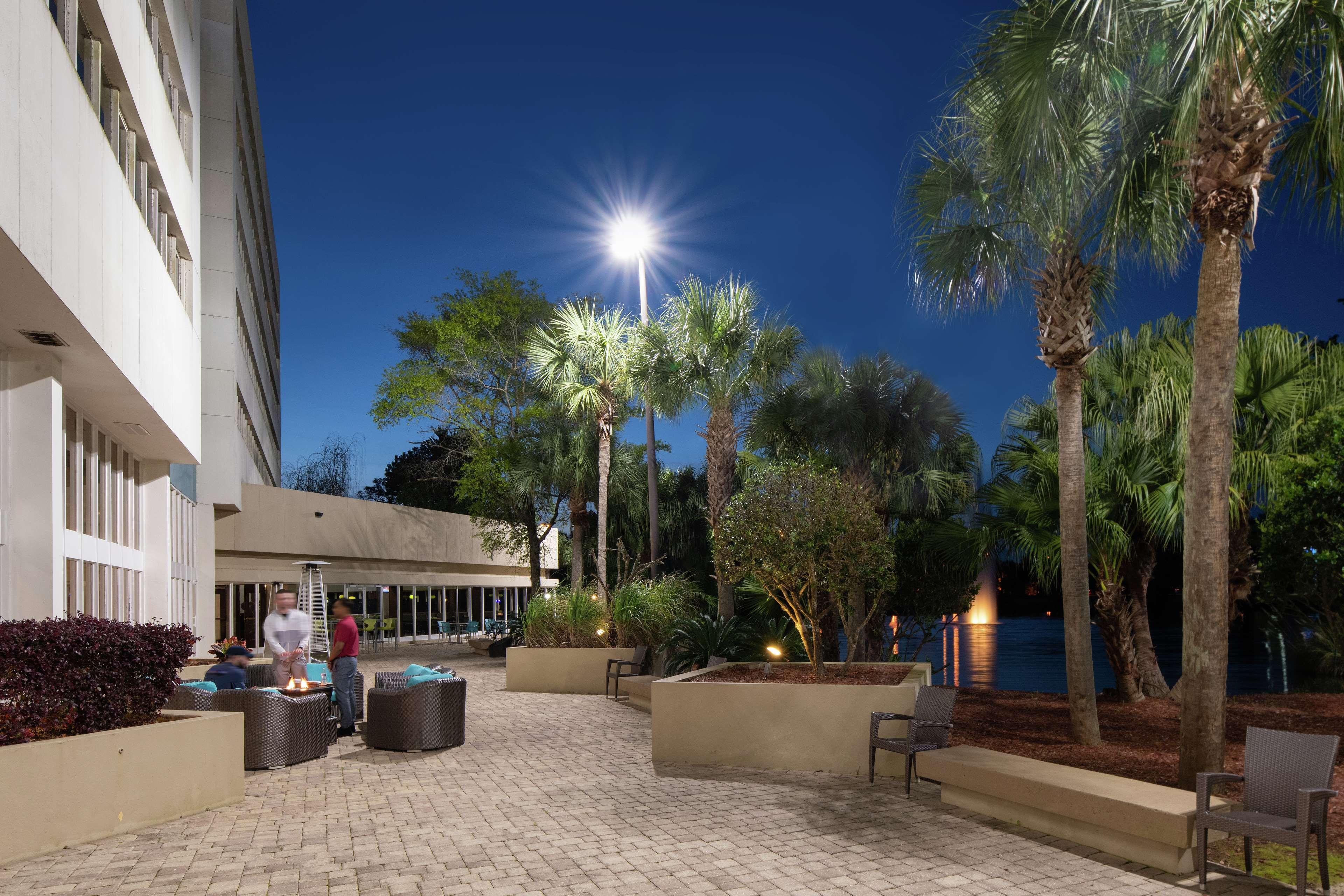 Doubletree By Hilton Hotel Jacksonville Airport Exterior photo